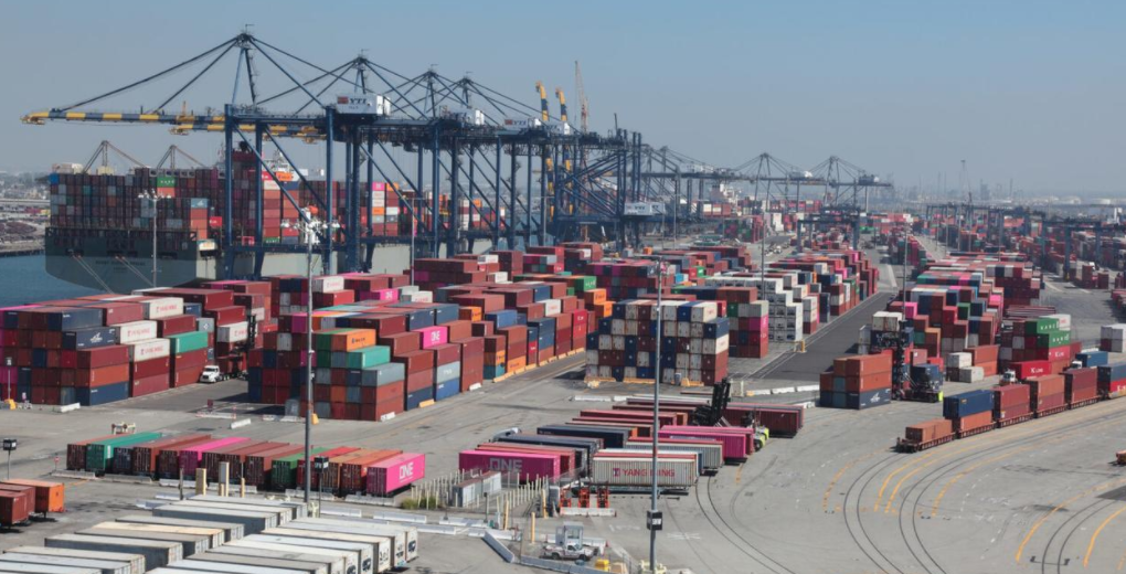 美国港口进口箱量正从低点回升